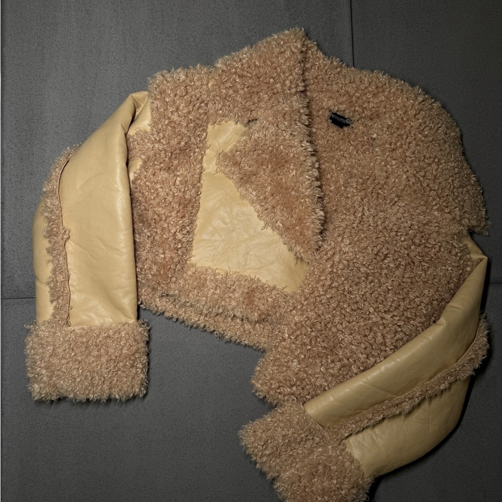 PRETTYLITTLETHING Tan Jacket - Picture 2 of 5
